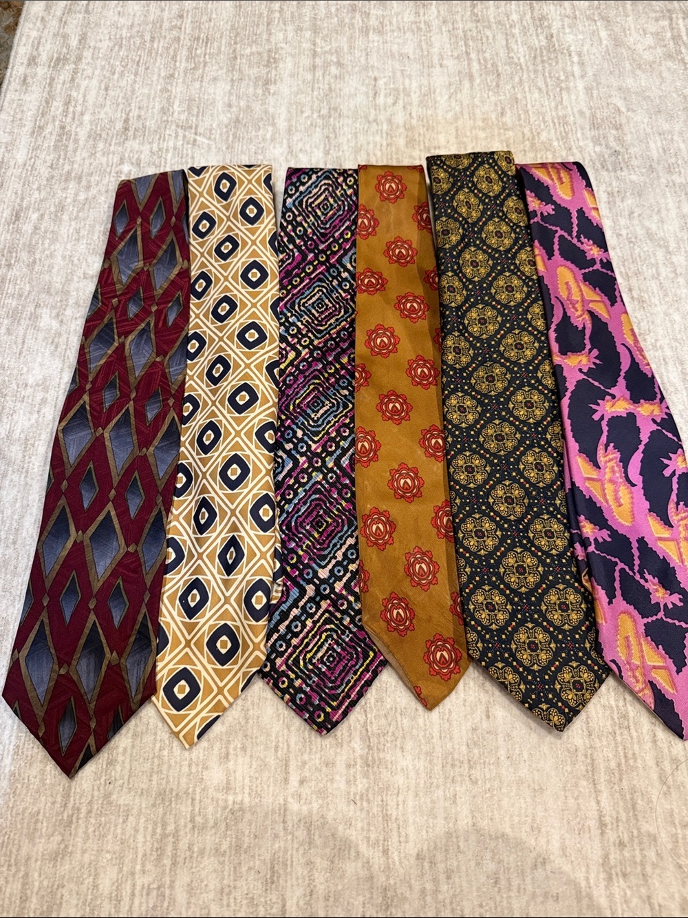 Classic Men's Silk and polyester Neck Tie - Multi-Color Patterned Set